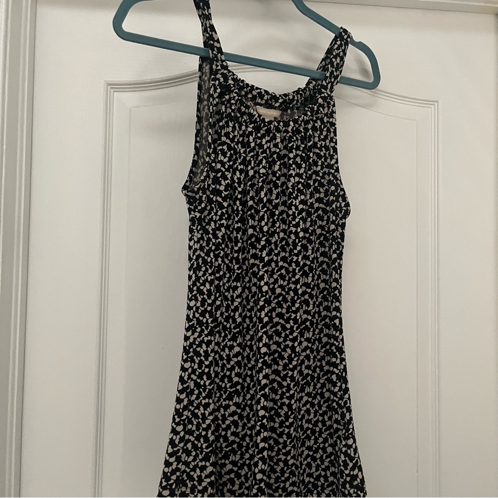 Patterned Flowy Business Casual Top w/ Keyhole